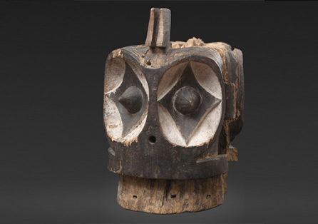 Important Bembe Alunga mask, Early 20th Century
